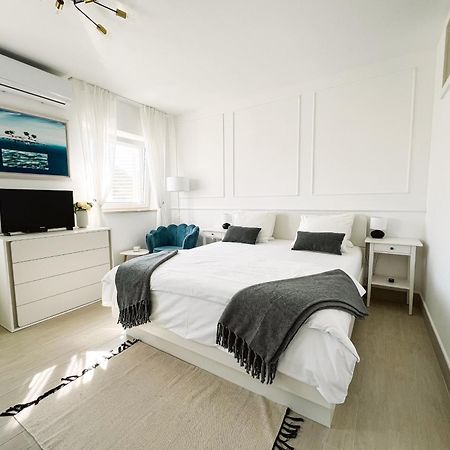 Modern Apartment In The Heart Of Njivice Eksteriør billede