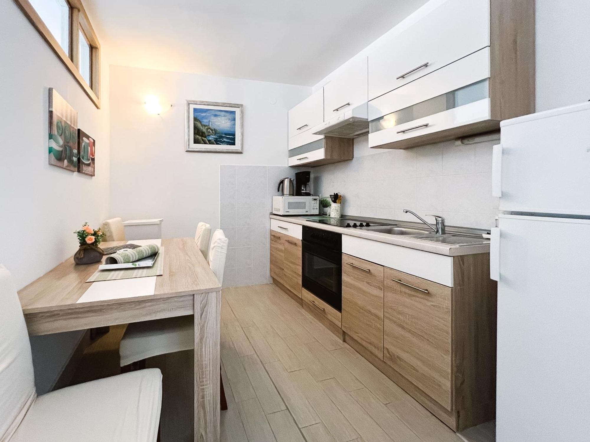 Modern Apartment In The Heart Of Njivice Eksteriør billede