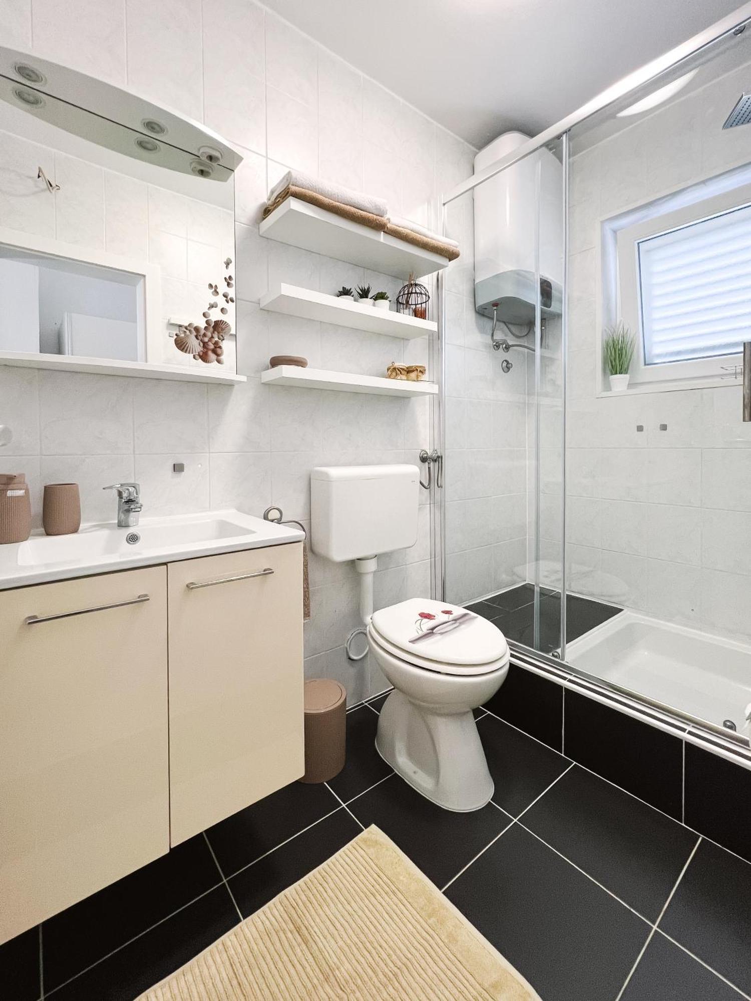Modern Apartment In The Heart Of Njivice Eksteriør billede