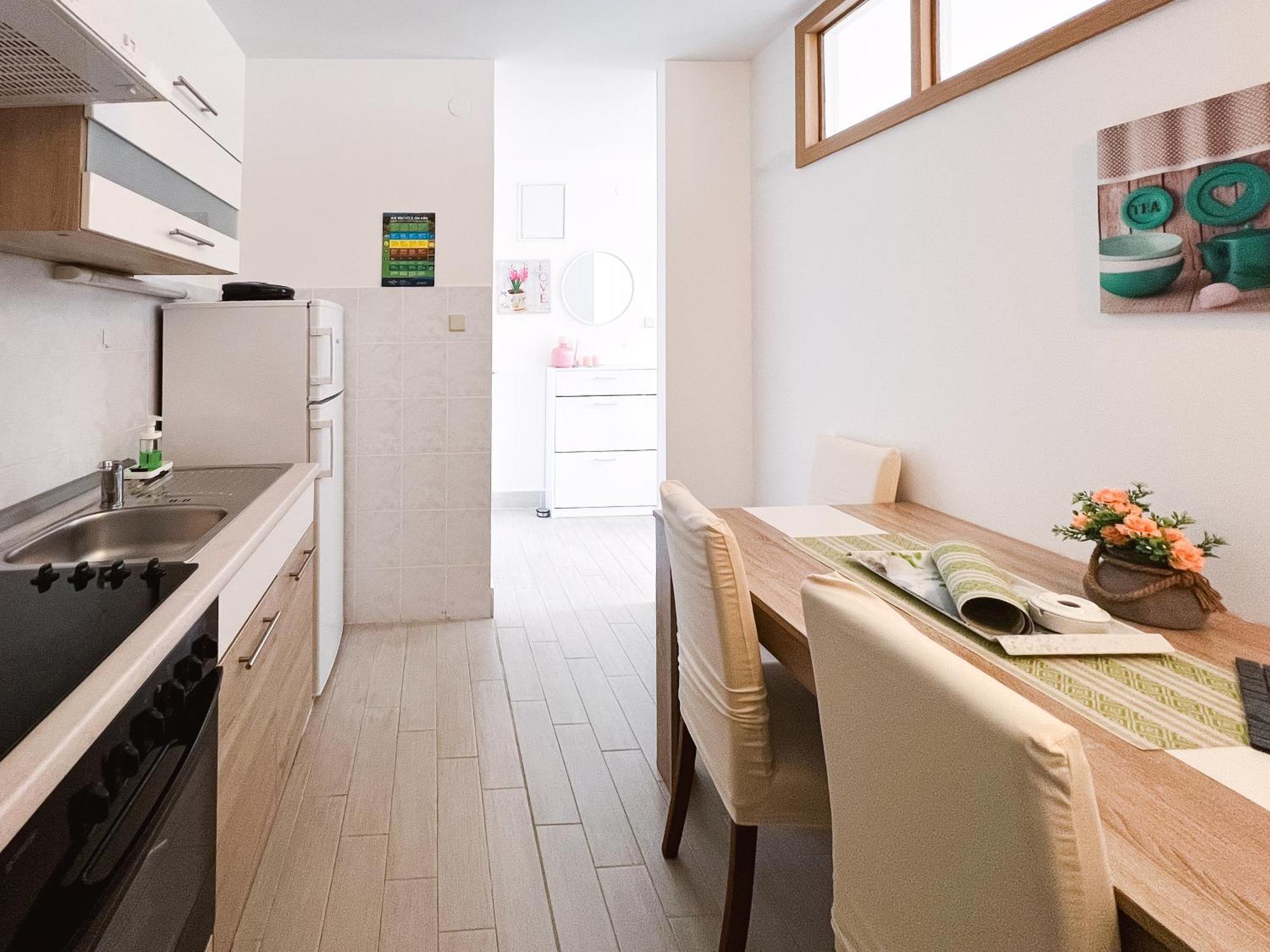 Modern Apartment In The Heart Of Njivice Eksteriør billede